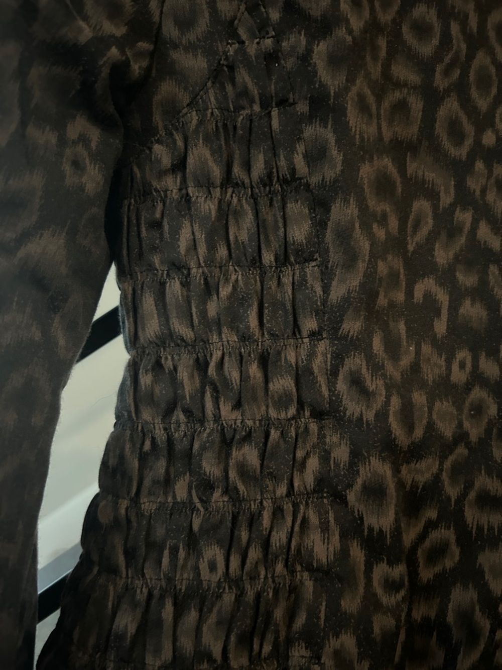 T Tahari Brown and Black -Print Ruffle Collar  blazer-jacket. - Picture 5 of 5